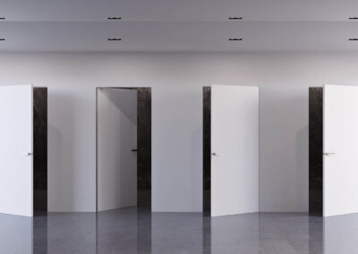 Tokból nyíló és tokba nyíló ajtók