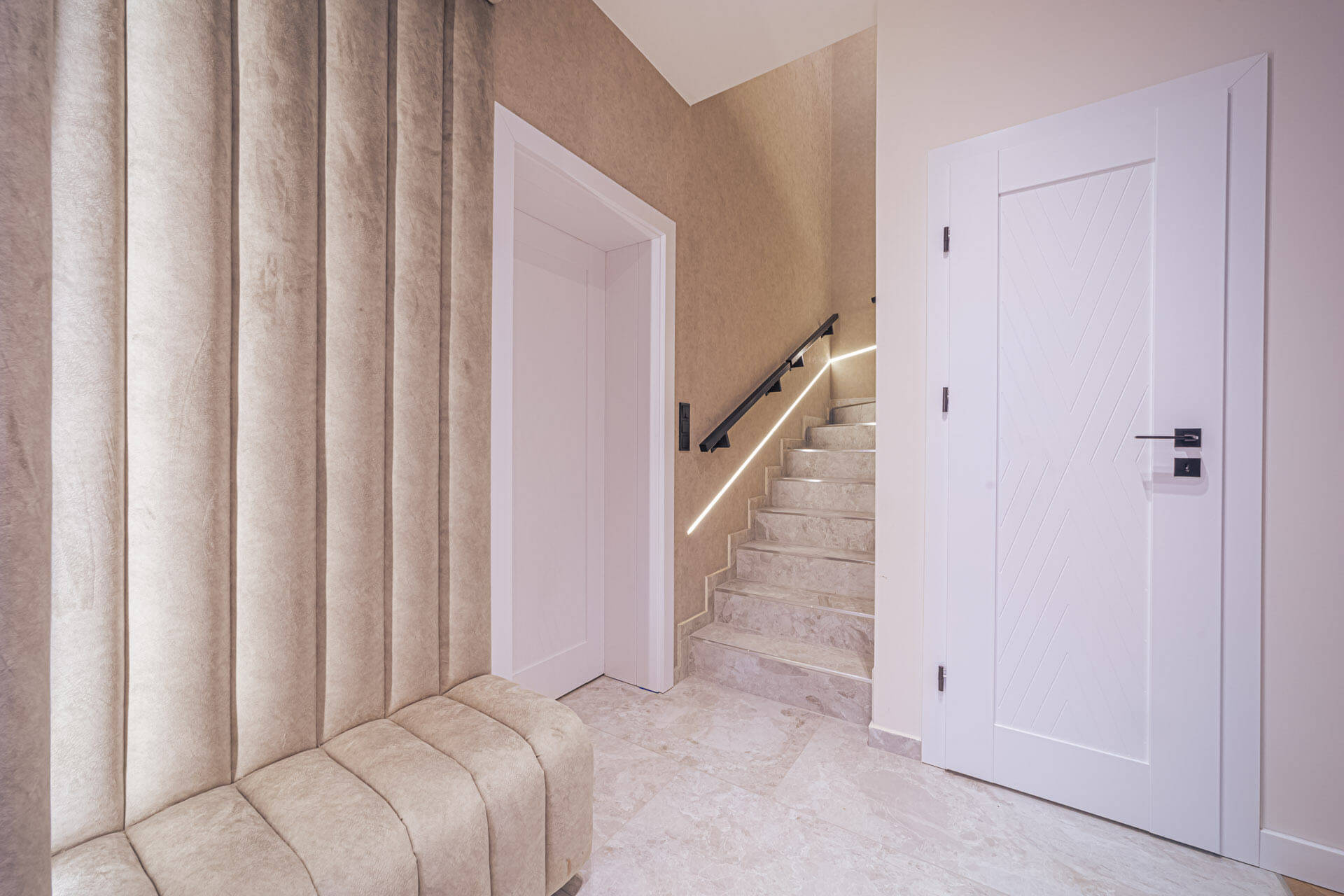 Festett beltéri ajtók