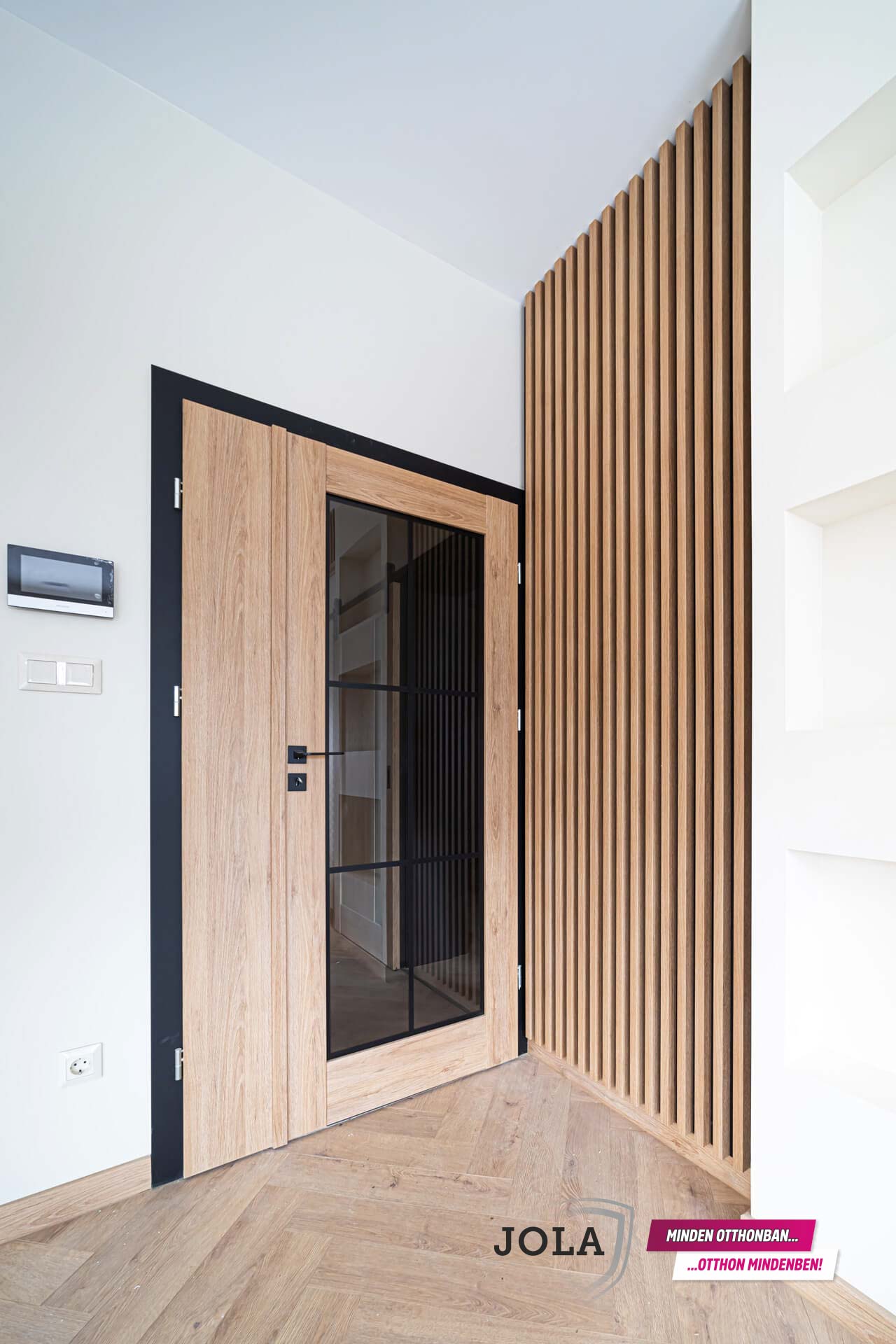 Üvegezett beltéri ajtó