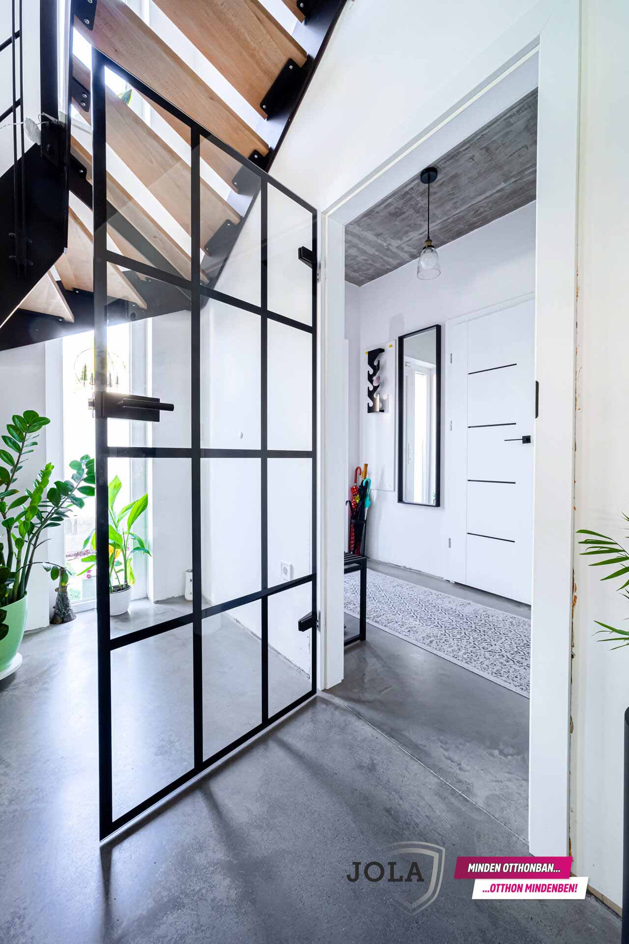 Üvegezett beltéri ajtó