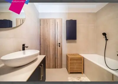 Rhino A-2 beltéri ajtó, halifax natúr tölgy színben, fekete díszcsíkkal, Gönnyű